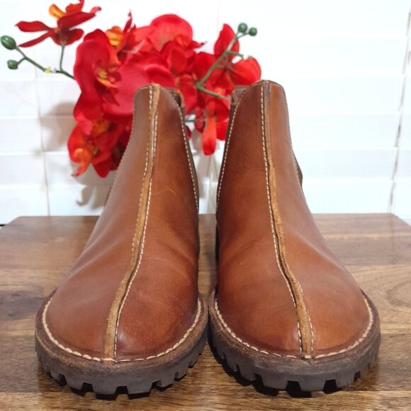 Women's Cole Haan Dark Brown Leather Pull On Chelsea Boots Sz 9M - Picture 4 of 8